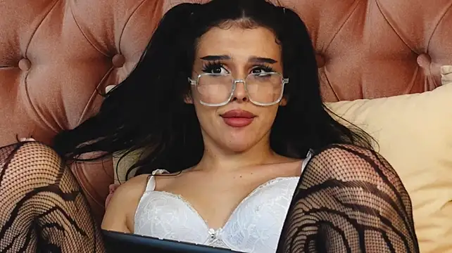 RubyNoireX - Shy? Not for long 😇💖