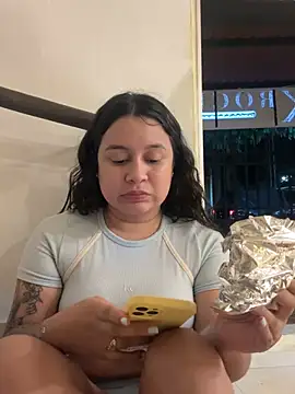 Pretty_Isadora - Silencio, personas cerca