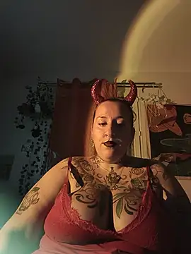 Thelittledevil388 - Voir mes seins