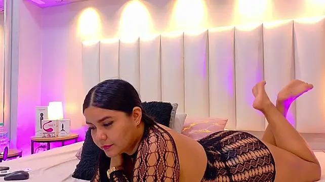 KeilyRoss - boobs bouncing out 😜