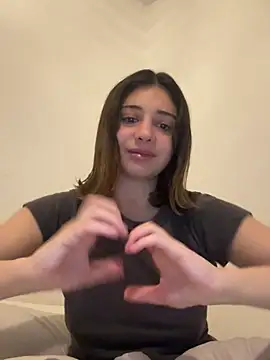 Bellefleurrr - last tipper wins my first fuck dildo vid