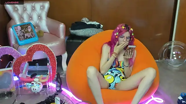 Skinygirl - nude play