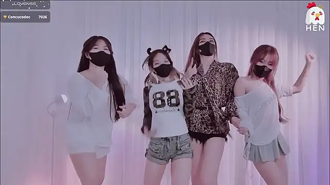 Hen-1m52 - clap clap clap