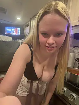 Sweetdivide - Facefuck and cumshot outside