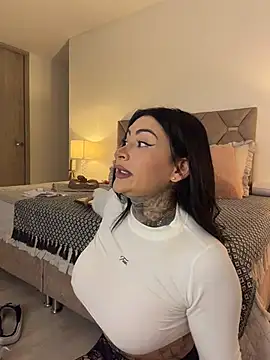 Iam_Annii - milk on my tits