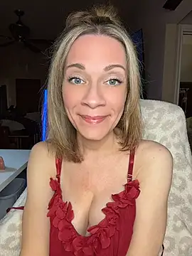 EdenDelilah1 - Lotion on Tits