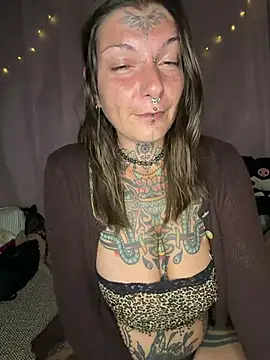 Lizzardqueeen - Tits out 💕 20 nudes LT