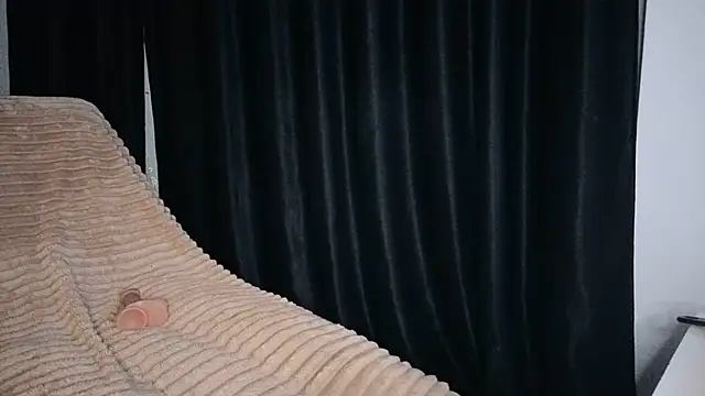 Savylisa - doggy naked