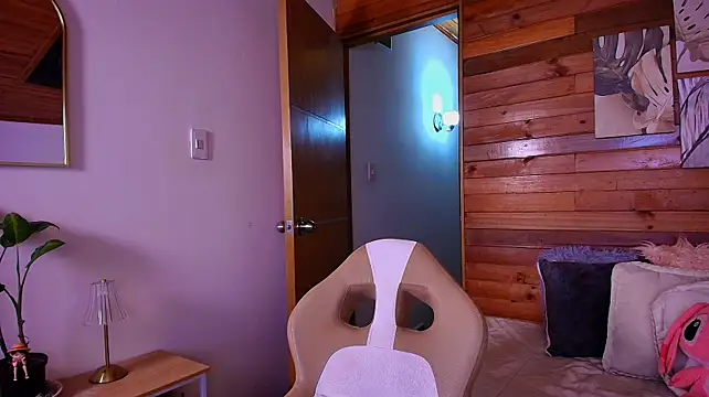 Amber_curly - make a mess with that mouth