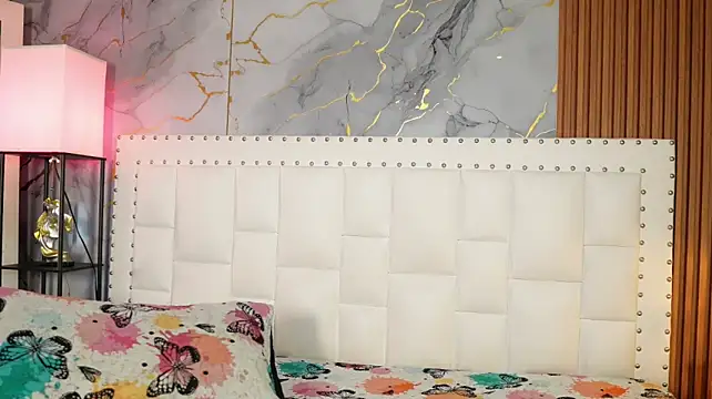 ThinPrincesss - massive squirt
