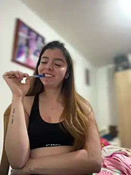 Cloew_Marz - Rub pussy + full Naked + oil