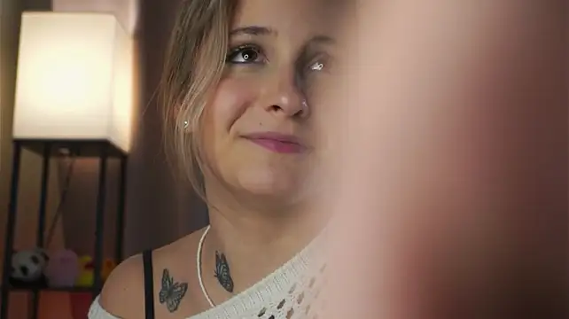 LoveSeekins - ride a pillow to wet my panties + moans