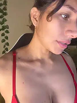 Rebbecca_ - aceite en mis gluteos