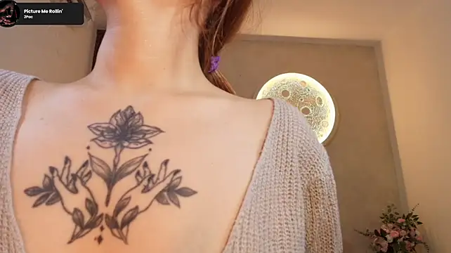 SweetJennaa - Make my pussy shine PUTTING OIL ON IT