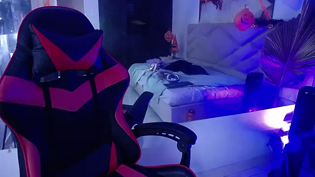 BonnieTrevor - 2 fingers pussy