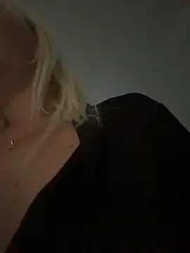 MerlinDave - Finger pussy/naked ✌️🤫🤤