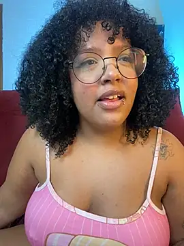 99_Lilith - take off pajamas/ tirar o pijama