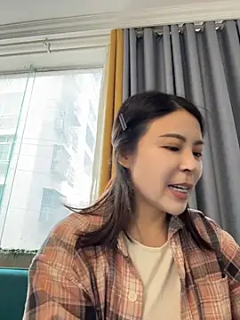 YaoYao8888 - 店门口脱掉内裤直播两分钟