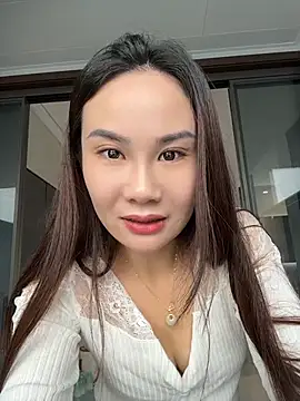 Yioyio-666 - 仿真精液摸胸诱惑2分钟