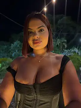 Irina_Velvett - Flahs tits in públic 😈💋