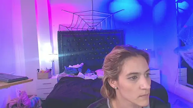 Juliieta_gray - twerking + 3 spanks 🔥🍑
