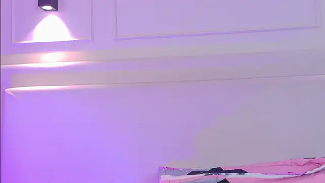 NaomiKlarc