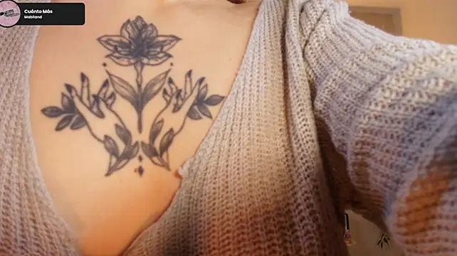 SweetJennaa - Make my pussy shine PUTTING OIL ON IT