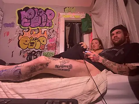 Gothgirlplzty - Pay rent and flash neighbours outside ;)