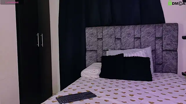 Danyhottits - delicius body naked