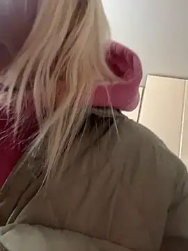 MerlinDave - Finger pussy/naked ✌️🤫🤤