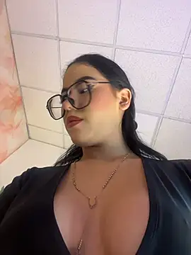 TopDollXXX - SPREAD ASS IN DOGGY STYLE