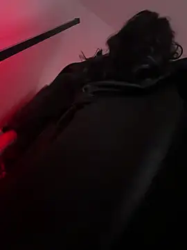 Queen-chamss - PLAY BOOBS + SPIT ON THEM