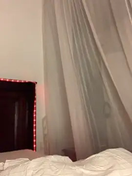 Madelltheebony - Suck my nipples 👑get surprise clip
