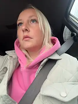 MerlinDave - Finger pussy/naked ✌️🤫🤤