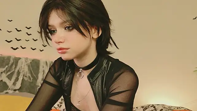 Dark_Diva - remove leather top