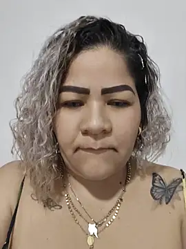 Dalessa_Bigtits - Sucking tits and bouncing