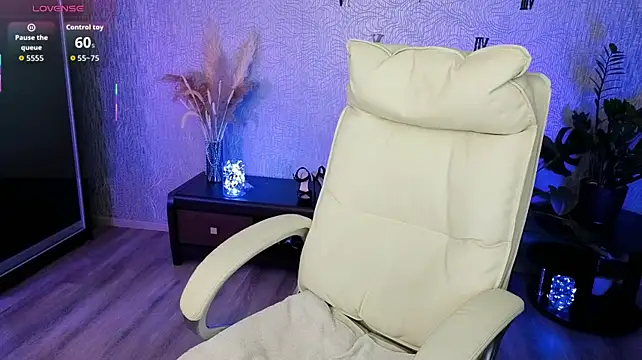 NikaSkyLove - dildo in pussy and squirt