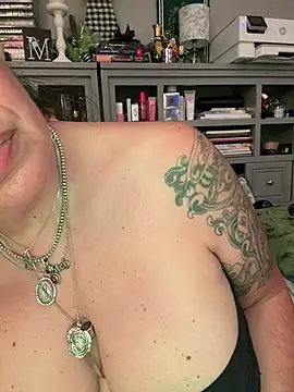 Dieseldame1313 - Hey guys topless dance