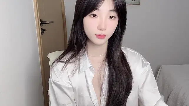 Louise-3 - 控制3分钟+无内M腿
