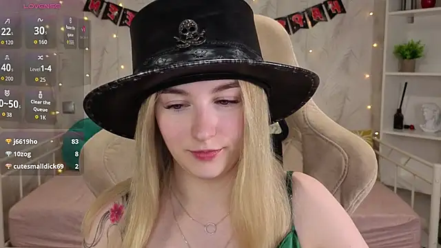 Shy_Polly - Sensual dance in halloween outfit 🍒💀