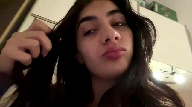 Ledi_Asthik - Sexy Eye Contact + Wink