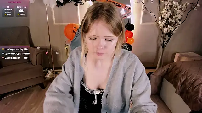 Ivy_Pierce - teasing with boobs