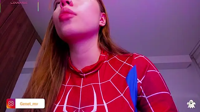 Roxanne_tay - NAKED
