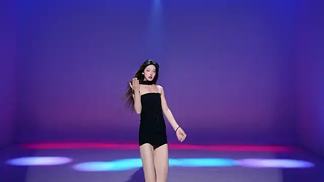 CHILI-99 - 黑丝摸腿solo秀