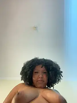 99_Lilith - take off pajamas/ tirar o pijama