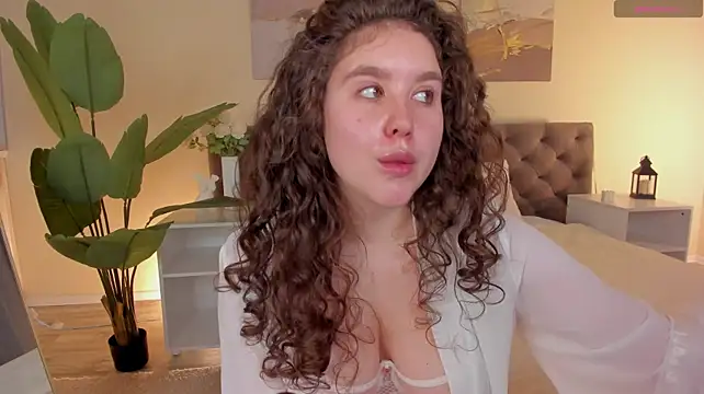 Ariella_Sol - lower the bra straps