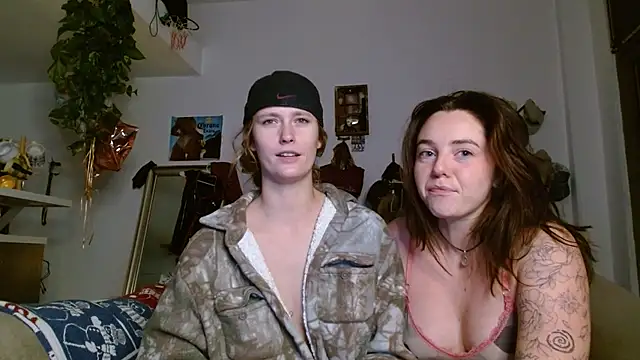 LilBongo1 - MAKEOUT IN COSTUME