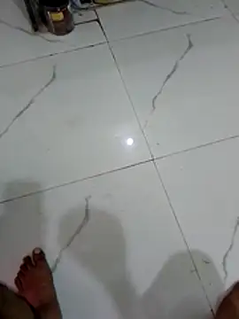 Komal_Bhabhi4u - Full naked walk for 2 minutes