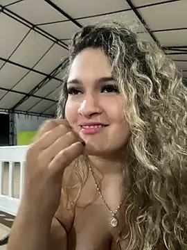 Sara_smiiith211 - oil on my breasts. In public