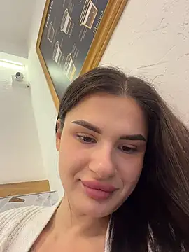 MiraReach - Pussy massage 🩷 in cafe